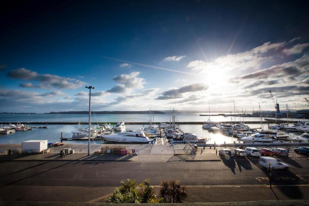 Poole Quay Hotel 풀 외부 사진